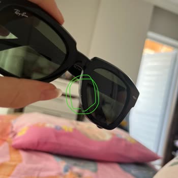 Rayban Gözlüğüm Kutusundan Dolayı Ezilmiş