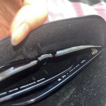 Rayban Gözlüğüm Kutusundan Dolayı Ezilmiş