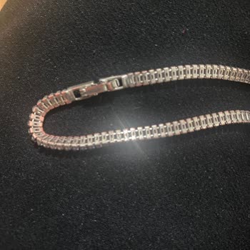 Gülşah'ın Takı Tezgahı Çelik Diye Satılan Ürün İki Günde Karardı