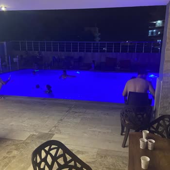 Swiss Inn Hotels Temizlikten Ve Düzenden Eser Yok