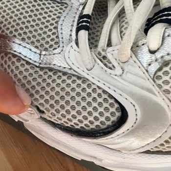 Beymen New Balance 530 Ayakkabı Üretim Hatası