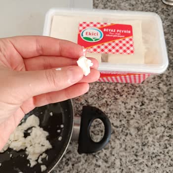 Ekici Peynir Tam Yağlı Lokum Gibi Peynirinin İçinden Kıl Çıktı!