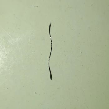 Algida Magnum Bademli Dondurma İçerisinden Çıkan Metal Tel