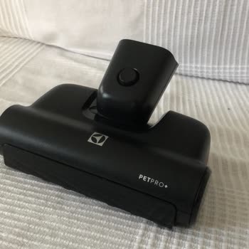 Electrolux Pure Q9 PQ91-ANIMS Dikey Şarjlı Süpürge Sorunu