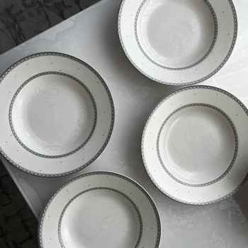 Karaca Züccaciye Porselen Tabağı Kaşık Çiziği İlk Kullanımda Oluştu