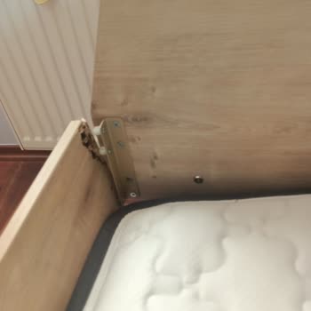 Çilek Mobilyadan Alınan Ranza Gece Çocuğumuz Uyurken Kırıldı.