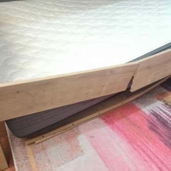 Çilek Mobilyadan Alınan Ranza Gece Çocuğumuz Uyurken Kırıldı.