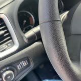 Peeling Steering Wheel of the Jeep Renegade