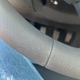 Peeling Steering Wheel of the Jeep Renegade