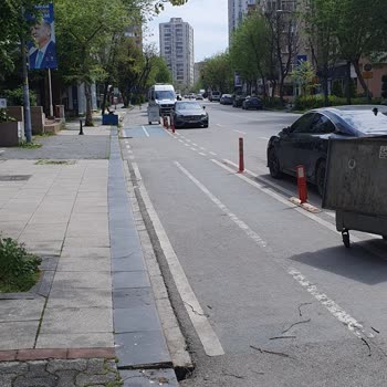 İBB - İstanbul Büyükşehir Belediyesi Kozyatağı İ̇nönü Caddesi Bisiklet Yolu Kaosu