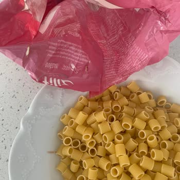 Filiz Makarna Makarnadan Çıkan Kurtlar