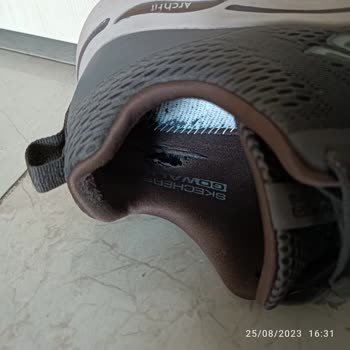 Skechers Ayakkabının İç Astarı Da Deformasyon Ve Yırtılma.