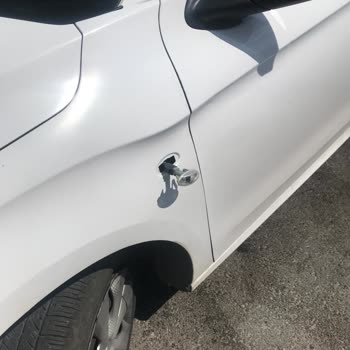 Zeplin Car Rental Zeplinin Kimliksizliği Hurda Araçlarla Para Kazanmak