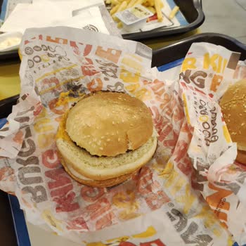 Ayvalık Burger King Özensiz Yapılan Menü