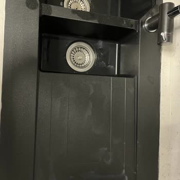 Franke Granit Siyah Evye Üzerindeki Beyaz Lekeler