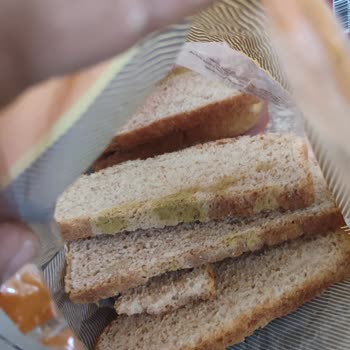 A101 Kepek Ekmeğinde Küflenme Ve Kokma