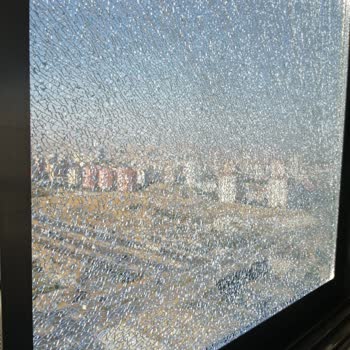 Pentaş Cam Balkon Şakır Şakır Akıtan Ve Kırılan Cam Balkon