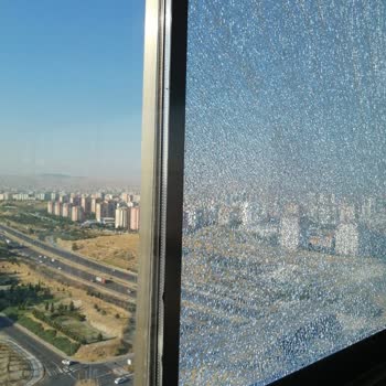 Pentaş Cam Balkon Şakır Şakır Akıtan Ve Kırılan Cam Balkon