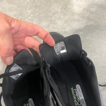 Skechers Ayakkabı Tekinin İç Tabanının Kısa Olması