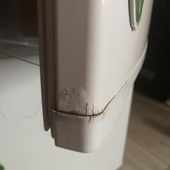 Profilo Altan Donduruculu Buzdolabı Kapısı Patladı!