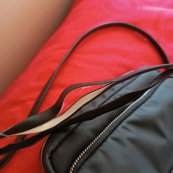 Pull and Bear Çantanın Kolunun Derisi Açıldı