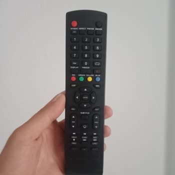 Awox Uydu Alıcısı Ve Mavi Kırmızı Işık Yanıp Sönmesi