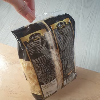 Veronelli Kelebek Makarna Paketinin İçinde Böcek Çıktı