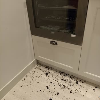 Beko Fırın İç Camı Bomba Gibi Patladı