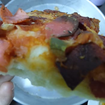 Dr. Oetker Pizzadan Kıl Çıkması Pizza