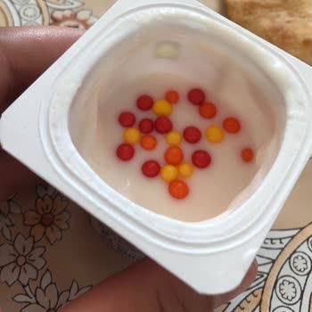 Danone Tikveşli Meyveli Yoğurtun Yarısı Yok!