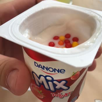 Danone Tikveşli Meyveli Yoğurtun Yarısı Yok!
