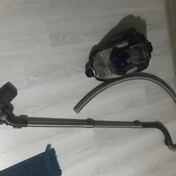 Yön AVM Sattıkları Ürün Dökülüyor