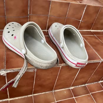 Carrefour SA'dan Aldığım Esem Marka Terliğin 20 Günde Bantları Ayrıldı