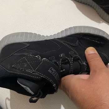 Skechers Marka Bot'un Islak Zeminde Kullanılmaması