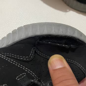 Skechers Marka Bot'un Islak Zeminde Kullanılmaması