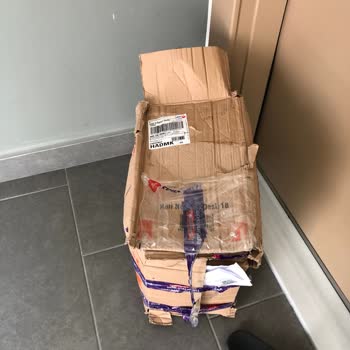 Hepsiburada'dan Alınan Ürün Hasarlı Çıkınca Eskimiş Ürün Yolluyor.