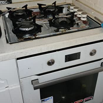 Kumtel Beyaz Camlı Set Üstü Ocak Camı Patladı