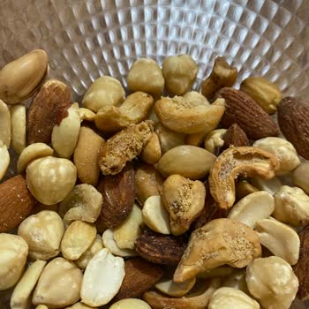 Güllübağlar Tatbak'tan Çekirdek Ve Karışık Çerezlerde Kurtlar!