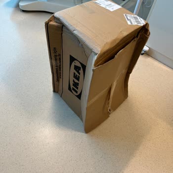 IKEA Dan Gelen Darmadağın Kargo Paketi