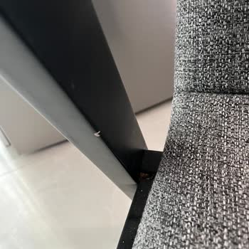 Doğtaş Mobilya Masa Ve Sandalyelerin Boyası Dökülmeye Başladı