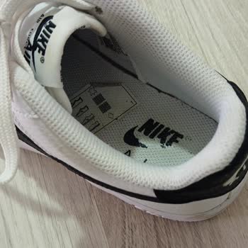 Ayakkabının İçindeki Nike Yazısı Silindi