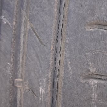 Nokian Wetproof Lastik Çatlakları