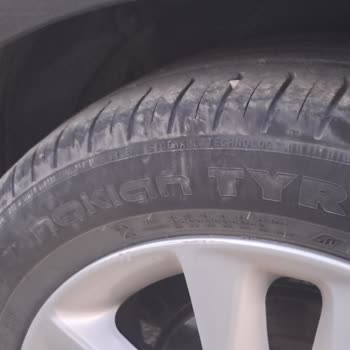 Nokian Wetproof Lastik Çatlakları