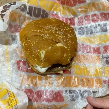 Burger King Çürümüş Marul Ve Yanmış Ekmek