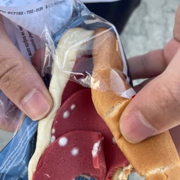 BİM'den Aldığım Sandviçlerde Küflenme Sorunu