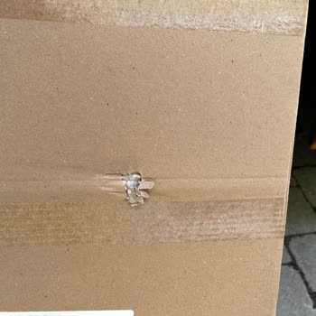 Ärgerliche Lieferung, Ich habe stark beschädigtes Möbelstück von Vivense erhalten