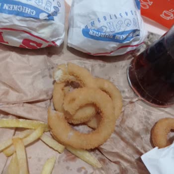 Trendyol Yemek Saloon Burger Yanlış Ve Hasar Görmüş Sipariş