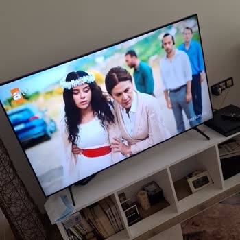 Samsung 146 Cm 4K UHD Smart TV