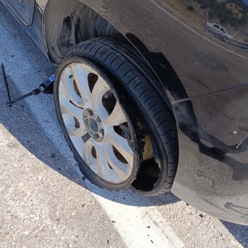 Goodyear Kusurlu Araba Lastiği