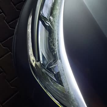 Renault Megane4 2020 Araçta Farda Solma Cam Contalarında Deformasyon!